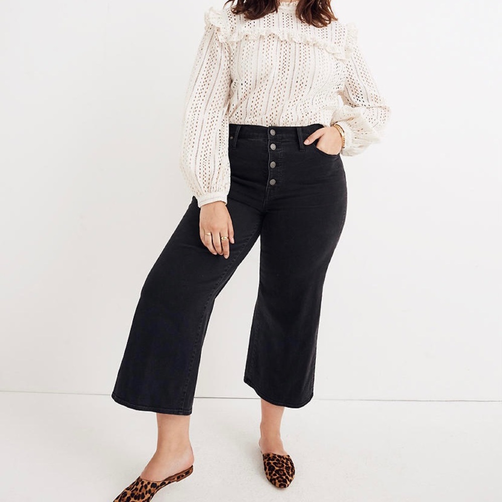 Madewell Wide-Leg Crop Jeans in Lunar Wash Button-Front Edition in Black size 31